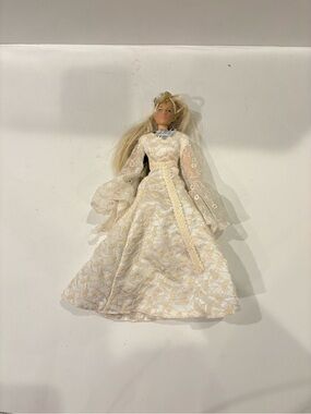 2004 Barbie Galadriel doll: The Lord of the Rings: The Fellowship of the Ring